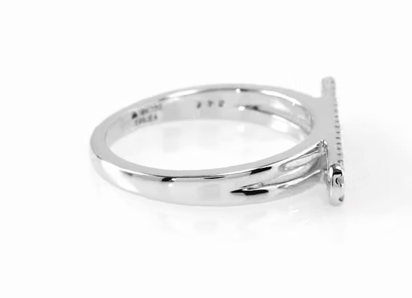 Sleek and contemporary diamond ring