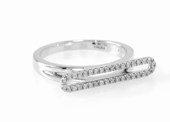 Sleek and contemporary diamond ring