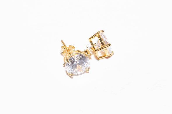 Solitaire Round Shaped Gold Studs .925